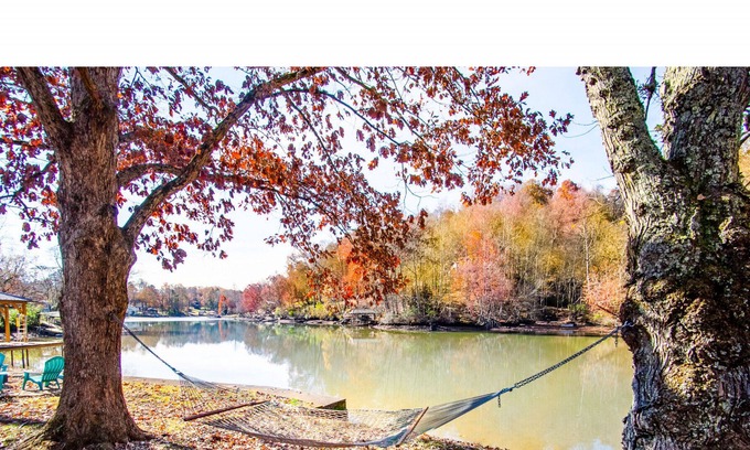 Louisville House | Classic Lake House - Lakefront w/ Fire Pit, & Dock!