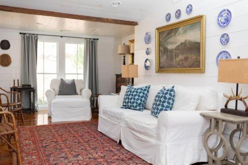 Modoc House | Classic Lakeside Cottage