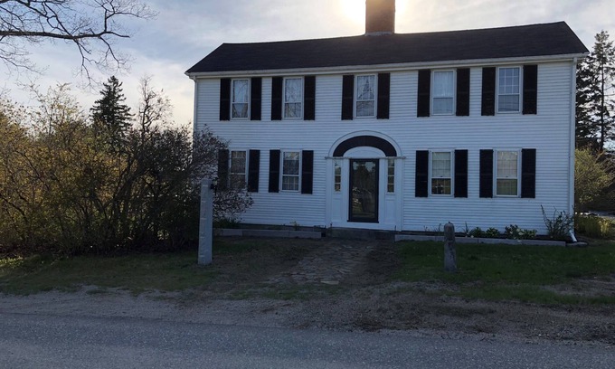 Sullivan House | Classic Maine Vacation Found Here!