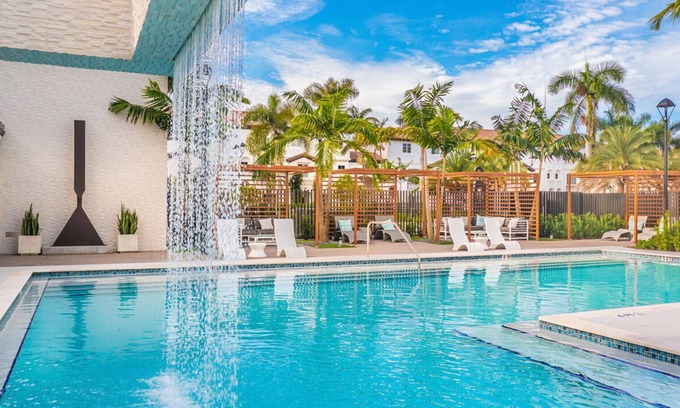 Miramar Apartment | Classic Miramar 2BR w/Gym, Pool & W/D, nr WF, by Blueground