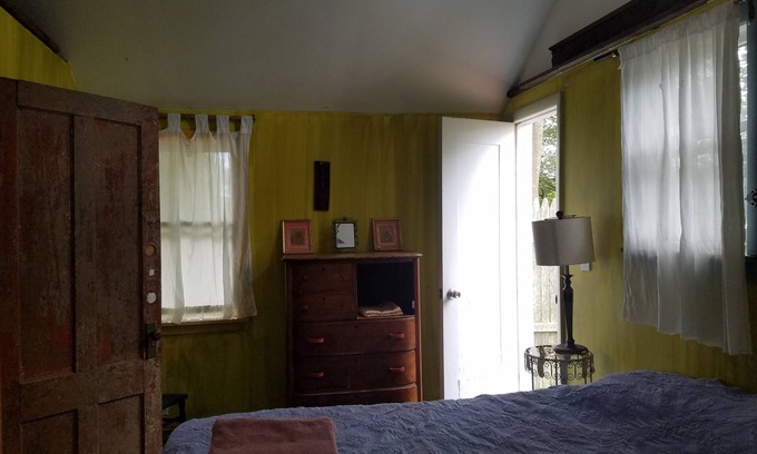 Montauk Cottage | Classic Montauk Beach Cottage, Quick Walk to Beach and Town