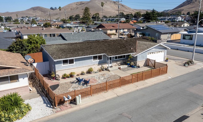 Morro Bay House | Classic Morro Bay Beach Cottage, Close to Ocean