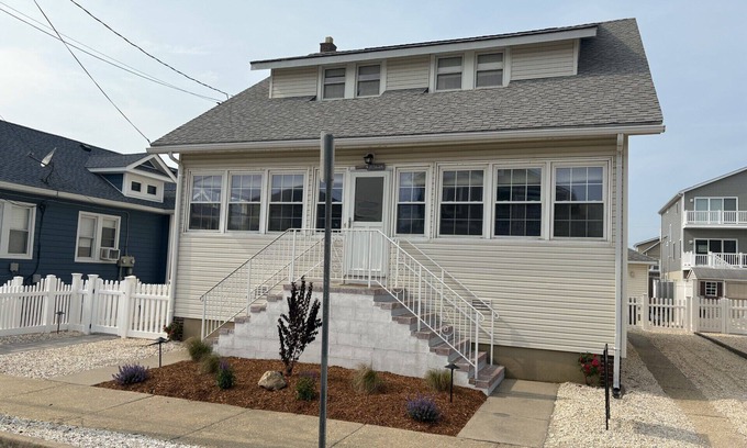 Ortley Beach House | Classic OCEAN BLOCK CAPE WITH 4 BR 2 BATHS.