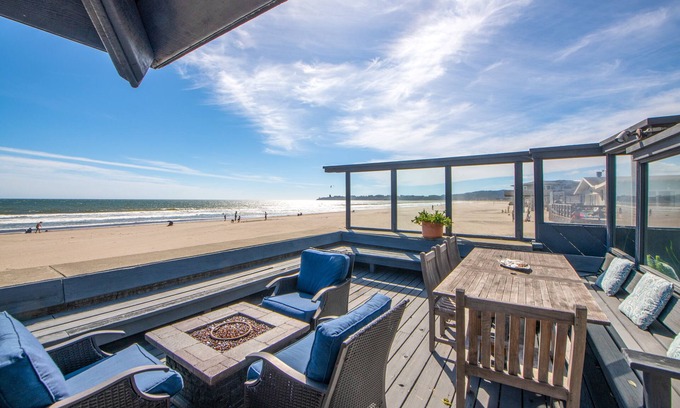 Stinson Beach House | Classic Oceanfront Stinson - The Whale House