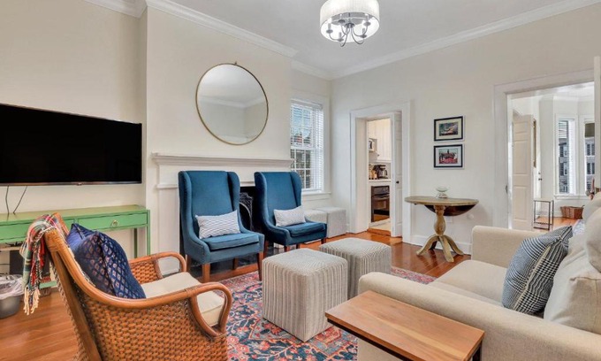 Historic Downtown Savannah House | Classic Quarters at The 101