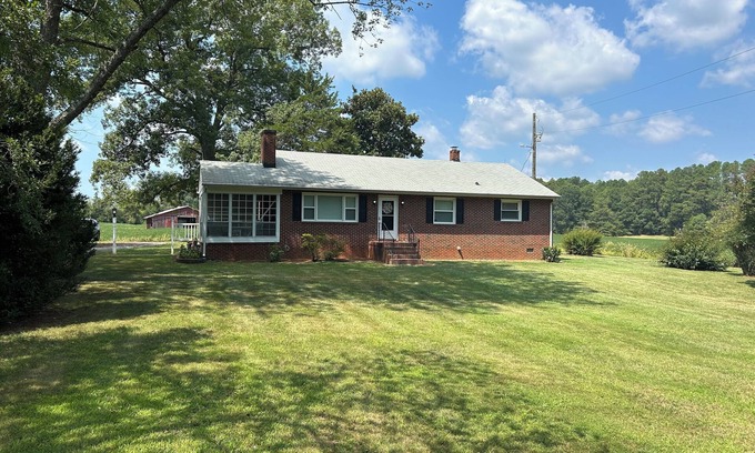 Montpelier House | Classic renovated 2-bedroom Ranch in Montpelier