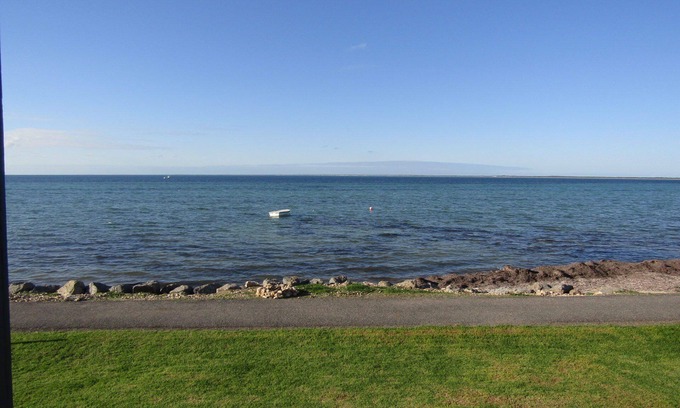 Para Wurlie House | Classic Shack - Absolute Beachfront. Winter off peak special!