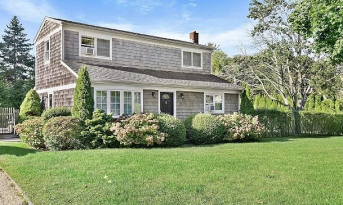 Village of Southampton House | Classic Southampton Village Home with Pool