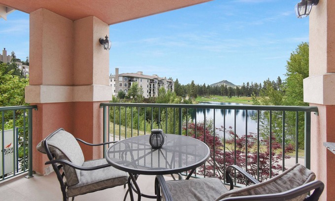Quail Ridge Apartment | Classic Studio: Full Kitchen With Wraparound Deck - 212A