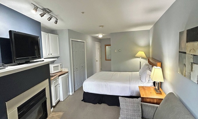 Quail Ridge Apartment | Classic Studio With Kitchenette - 212B