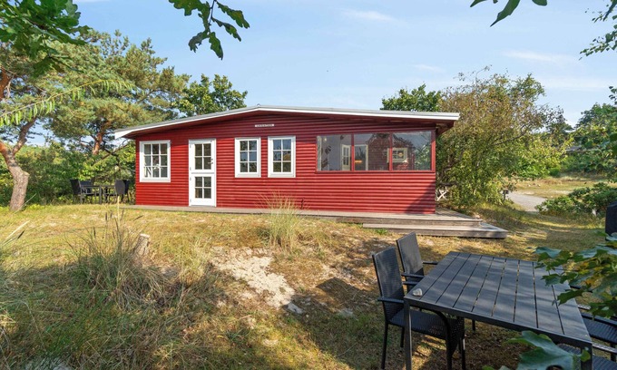 Boderne House | Classic summer cottage by a fantastic beach.