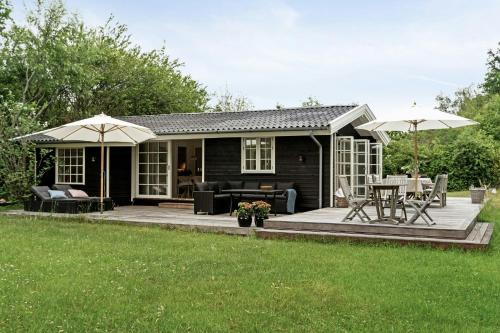Holloselund House | Classic Vejby Home With Light, Calm And Nature