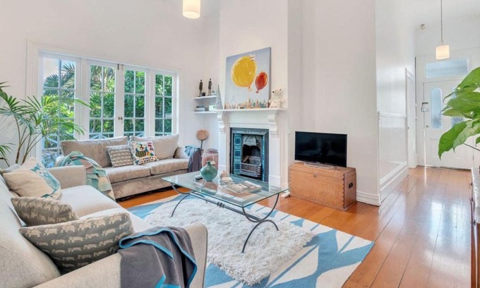 Ponsonby House | Classic Villa Retreat - Steps To Ponsonby Rd