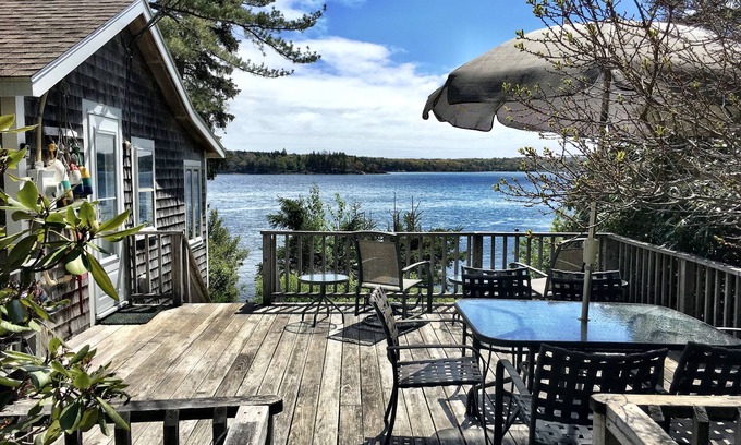 East Boothbay Cottage | Classic Waterfront Cottage with Private Fishing & boat dock - Boothbay Harbor