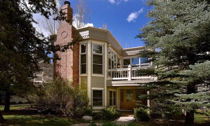 West End House | Classic West End Home - True Aspen Charm (203146-7808)