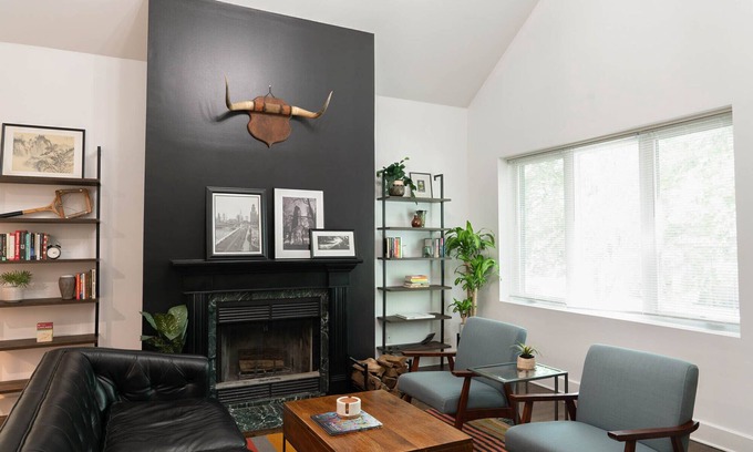 Bucktown Cottage | Classic Workers Cottage in Vibrant Bucktown Chicago.
