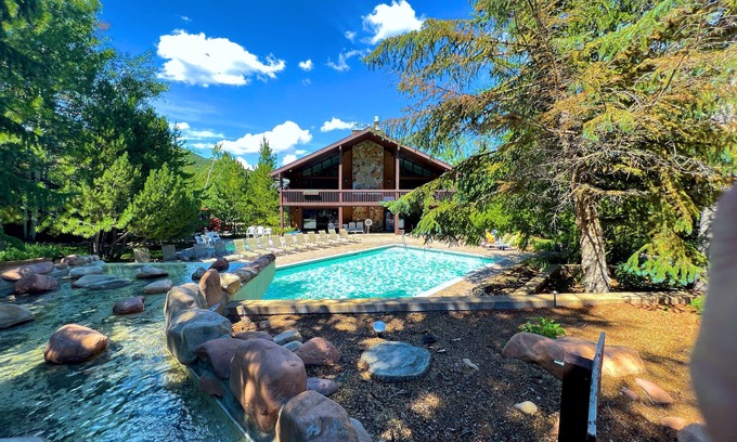 Park City Condo | Classy Canyons Condo | Short Walk to Canyons Village Lift!