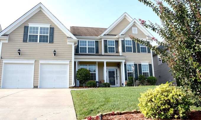 High Point House | Classy, Cozy Close to everything