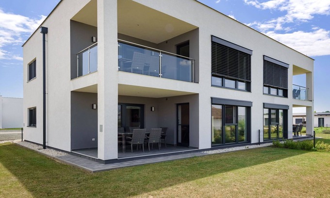 Zsira House | Classy Holiday Home in Lutzmannsburg with Garden