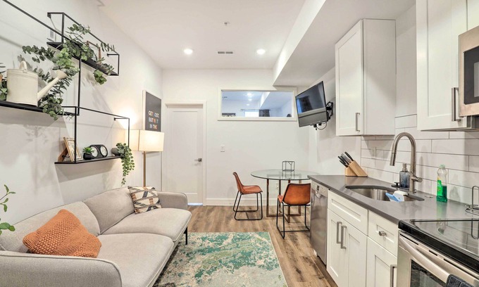 Brewerytown Apartment | Classy Philly Apartment: 2 Mi to Downtown!