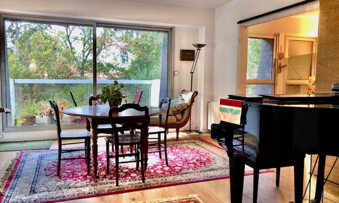 Fontainebleau Apartment | Classy unit in Fontainebleau