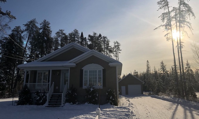 Saint-David-de-Falardeau House | Claude's Chalet, at the foot of the Monts-Valin, life-size outdoors