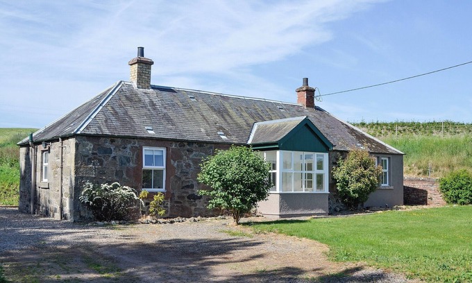 Murthly Cottage | Clayhills Cottage - UK5833