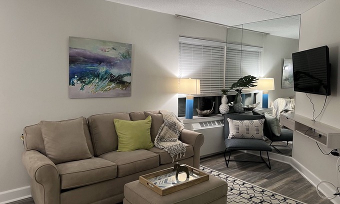 Stamford Apartment | Clean 1BD Apt with 10 min walk to downtown Stamford
