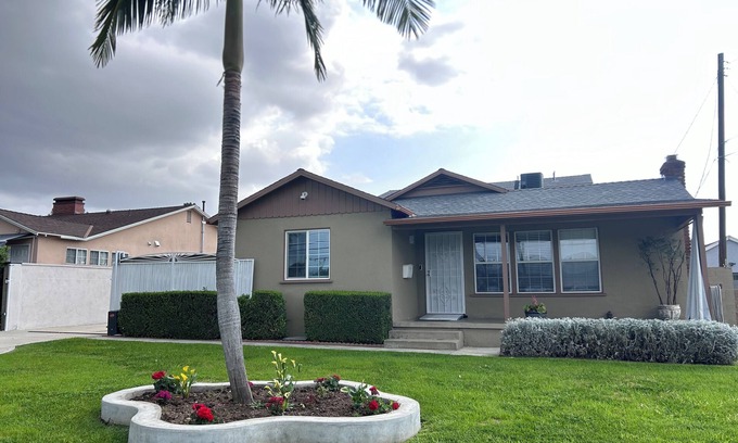 East Whittier House | Clean 3 bedroom 2 bathroom home