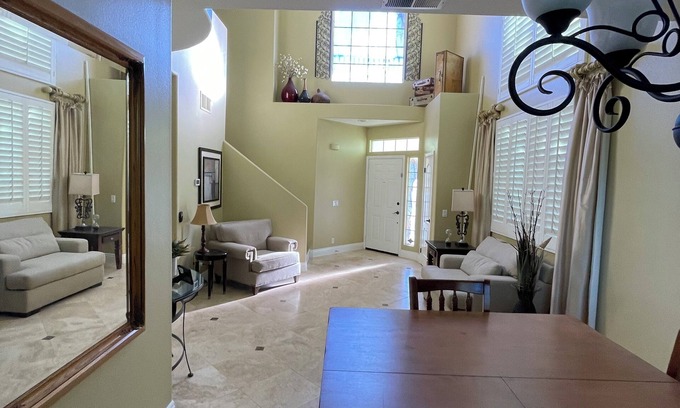 Corona House | Clean 3-bedroom house with AC and WiFi in peaceful Corona.