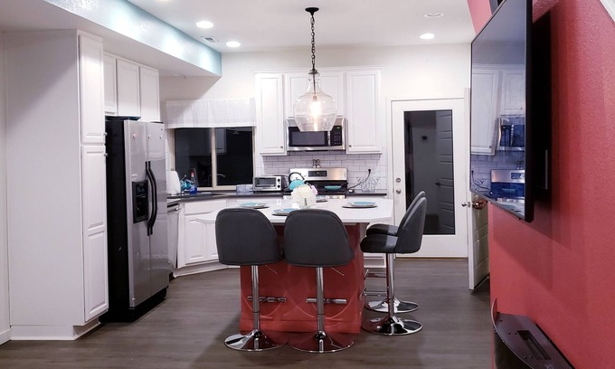 Green Valley Ranch House | Clean and beautiful house.