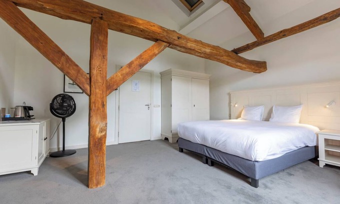 Baarlo House | Clean and Calm Stay Near Walking Trails and Outlet Stores! Onsite Dining