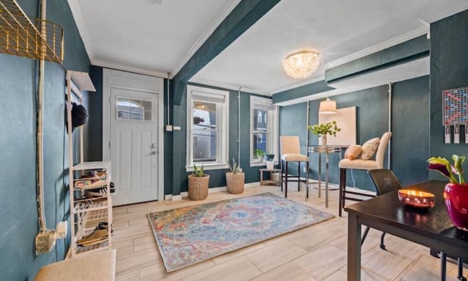 East Allegheny House | Clean and Central: Downtown Pittsburgh House with Parking