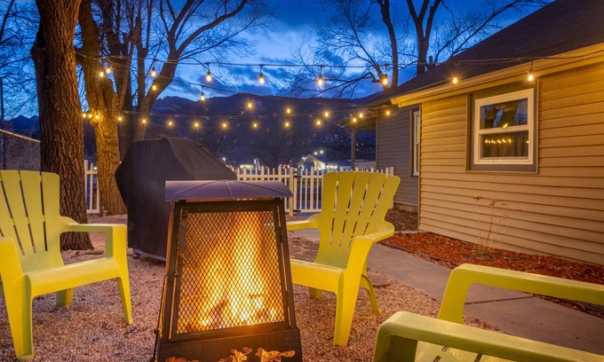West Colorado Springs House | Clean and comfortable with astounding views of Pikes Peak.