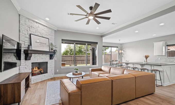 Bentonville House | Clean and comfy! Perfect place to work or relax. Between XNA & dtwn!