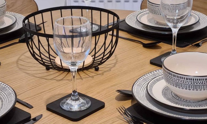 Walsall House | Clean and modern house with onsite parking