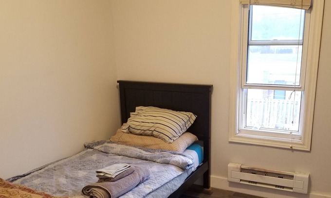 North Bay House | Clean and Quiet Room for rent Nightly