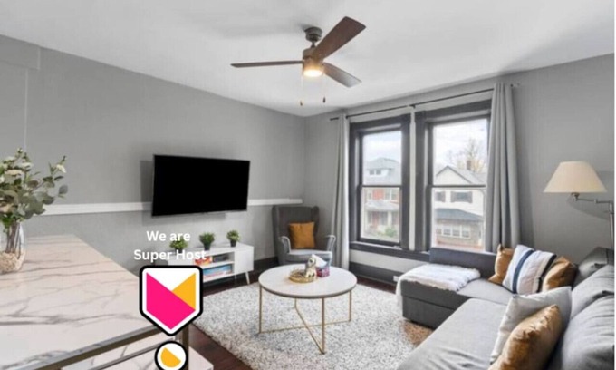 Windsor Apartment | Clean and spacious 3BR DT Windsor Laundry and parking