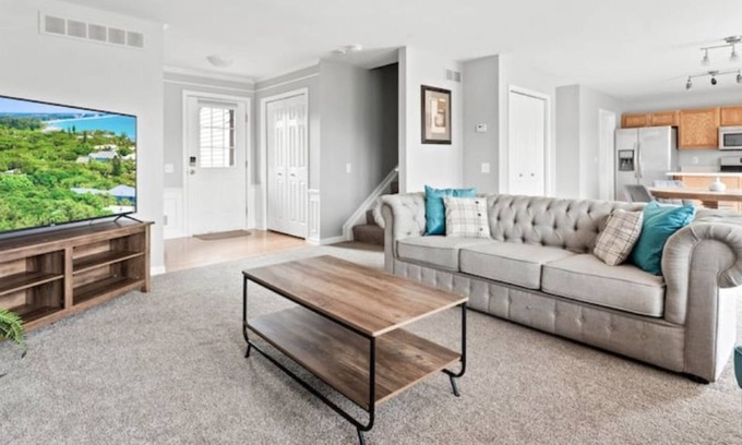 Ypsilanti House | Clean and Spacious 4 bd home, Perfect for Families