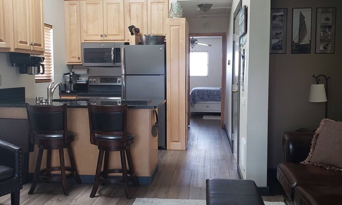 Oak Harbor Condo | Clean, beautiful condo by Lake Erie! Perfect getaway for a family of four.