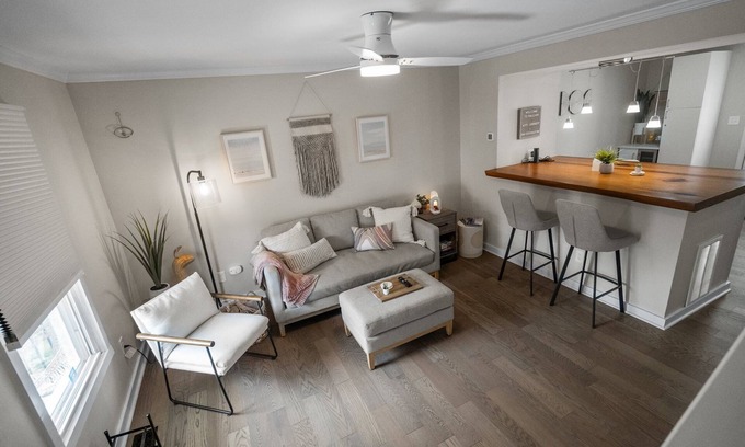 Downtown House | Clean & Comfy Townhouse 4-min walk to DT Raleigh with AC, WiFi, patios and more