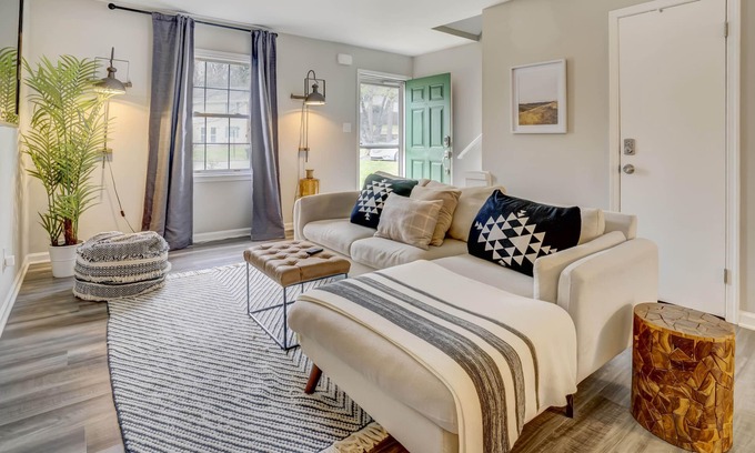 Southwest Raleigh House | Clean & Cozy 2Bdm/1.5B Townhouse, Great Location!