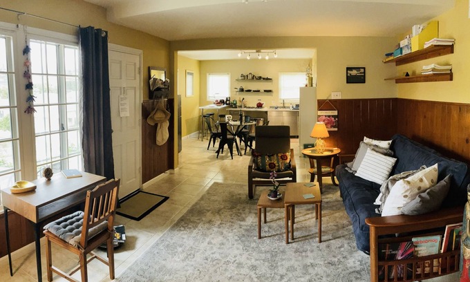 Eagle Rock Apartment | Clean, Cozy Apt in LA, near Hollywood, DTWN LA, mins to Pasadena Rose Bowl