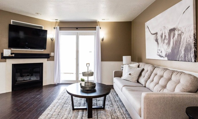 North Logan Condo | Clean & Cozy - close to everything!