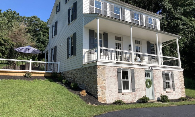 Columbia Other | Clean, Cozy, Convenient! Close to Spooky Nook, Dutch Wonderland and More!
