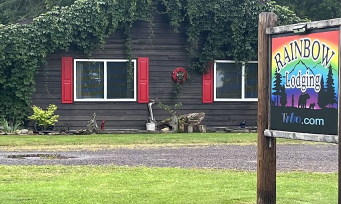 Silver City Cabin | Clean & Cozy family friendly cabin close to the Porcupine Mountains~