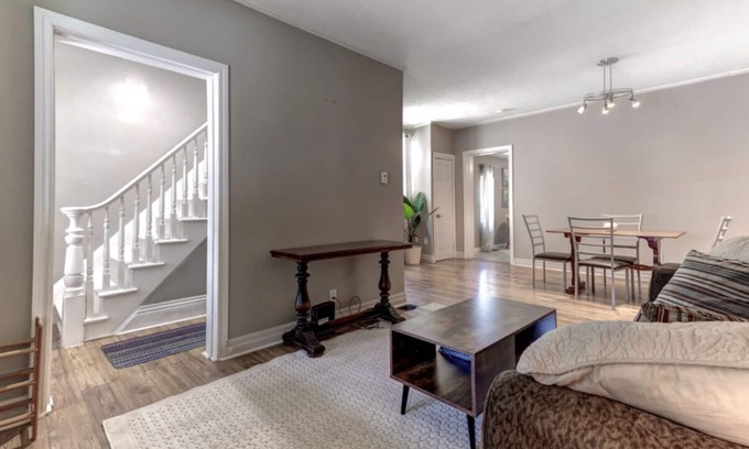 Peterborough House | Clean & Cozy Private 2 bedroom home downtown