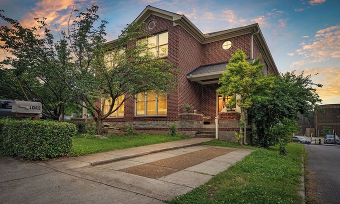 Hope Gardens House | Clean Downtown Luxury Home — Walk to Broadway