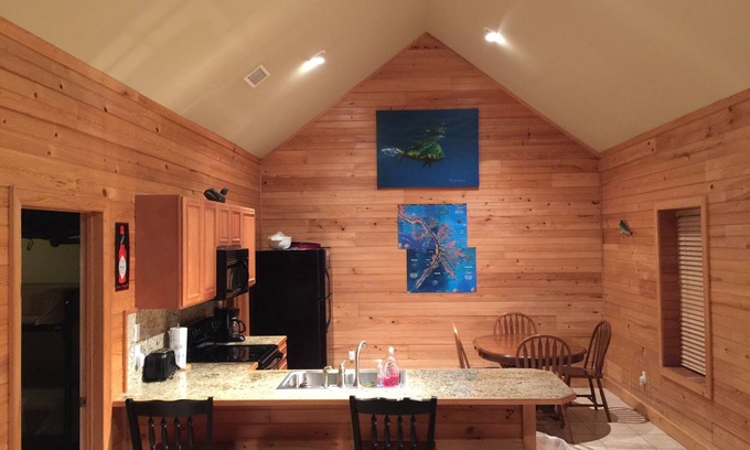 Venice Cabin | "Clean/Maintained Fully Furnished Premium Lodging"- Dolphin Lodge
