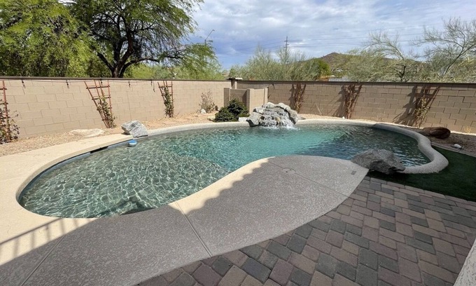 Tramonto House | Clean Modern Spacious Home w/Heated Pool